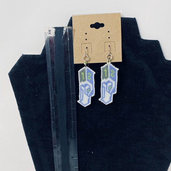 Native American style handcrafted SEAHAWKS beaded dangle earrings - Picture 2 of 3